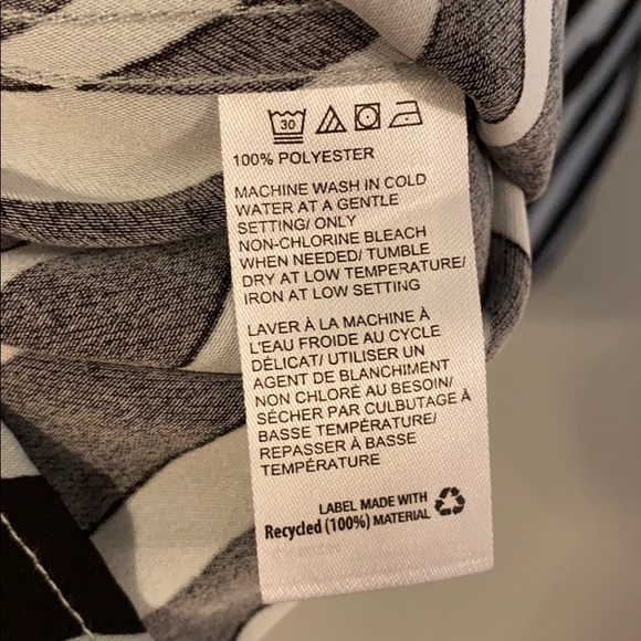 en Thread Large Zebra Print Blouse - Picture 5 of 7